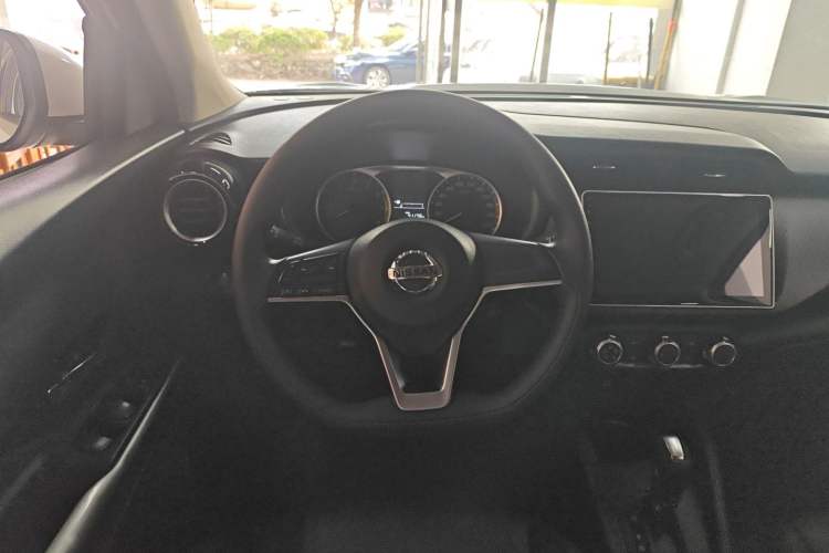 Used Nissan Kicks 2020 1.5L XL CVT Cool Enjoyment Edition Steering Wheel