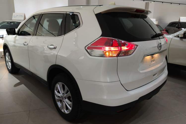 Used Nissan X-Trail 2014 2.0L CVT Comfort Edition 2WD Rear Left 45 Deg