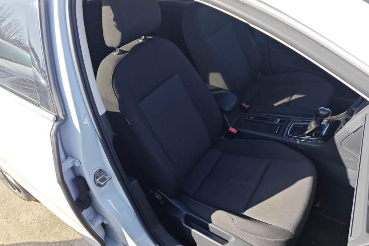 Used Volkswagen Golf 2020 Zhiai Edition 200TSI DSG Comfortable & Ambitious Version
