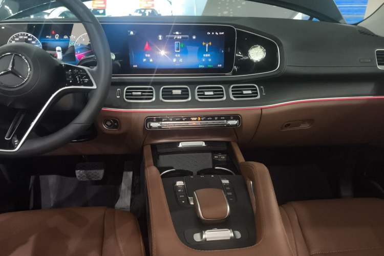 Used Mercedes-Benz GLE 2024 GLE 450 4MATIC Luxury Model Audio And AC Panel