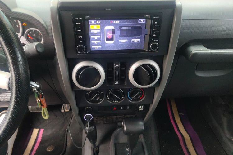 Used Jeep Wrangler 2009 3.8L Rubicon four-door model
