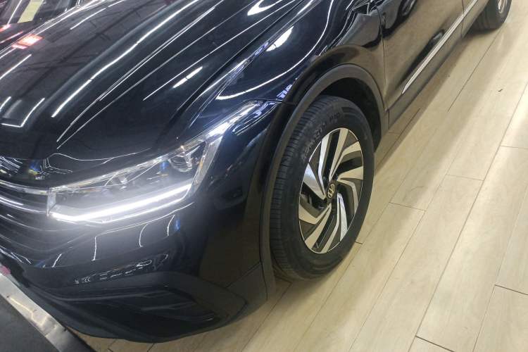 Used Volkswagen Tiguan L 2024 Outstanding Model 300TSI Automatic Two-Wheel Drive Longteng Edition
