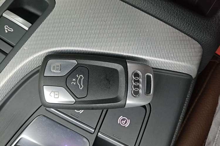 Used Audi A5 2019 Cabriolet 40 TFSI Fashion Edition China V