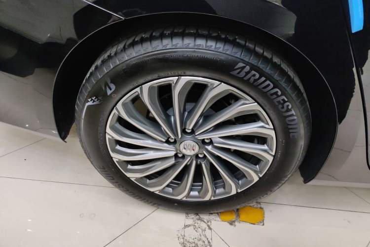 Used Buick LaCrosse 2024 28T Luxury Edition Exterior 8