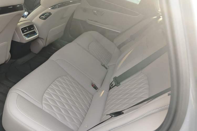 Used BYD Han 2025 DM-i Intelligent Driving Edition 125KM LiDAR Flagship Model Left Rear Seat