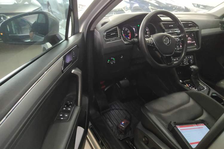 Used Volkswagen Tiguan L 2018 Facelift 330TSI Automatic Two-Wheel Drive Luxury Edition Driver Seat