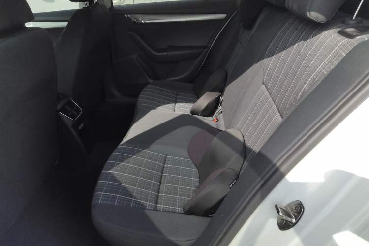 Used Skoda Octavia 2019 1.5L Automatic SmartDrive Comfort Edition China VI Standard