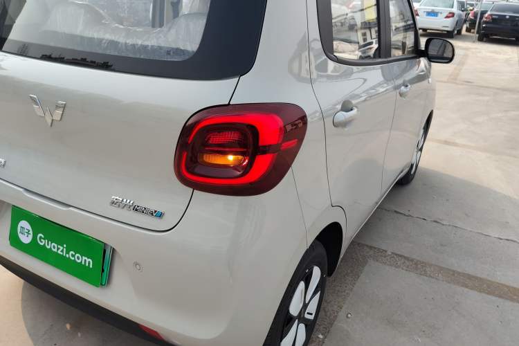 Used Wuling Hongguang MINIEV 2025 Four-Door Version Advanced Edition Exterior 3