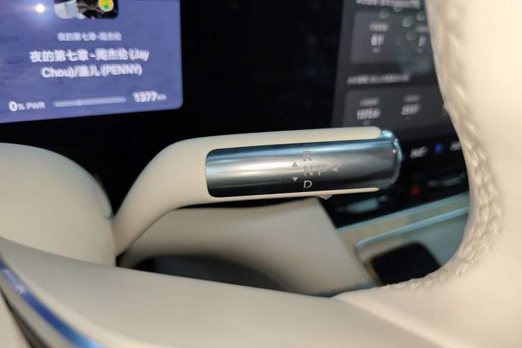 Used Hima AITO M8 2025 Extended-Range Max+ Version 53.4 kWh 6-Seater Edition
