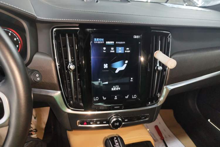 Used Volvo V90 2019 Cross Country T5 AWD Luxury Edition China VI Standard