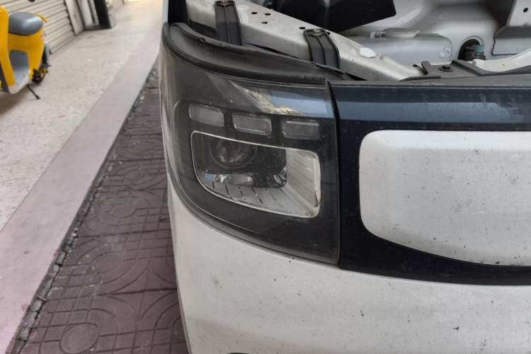 Used Chana Ruixing EM60 2025 Passenger Version Comfort Edition 6 Seats 300 km Range Side-Hinged Doors