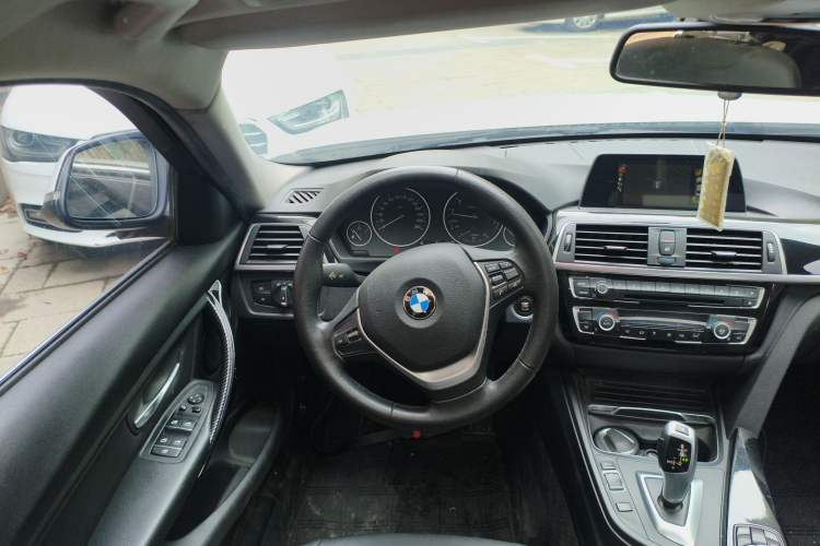 Used BMW 3 Series 2016 320Li Fashion Model Steering Wheel