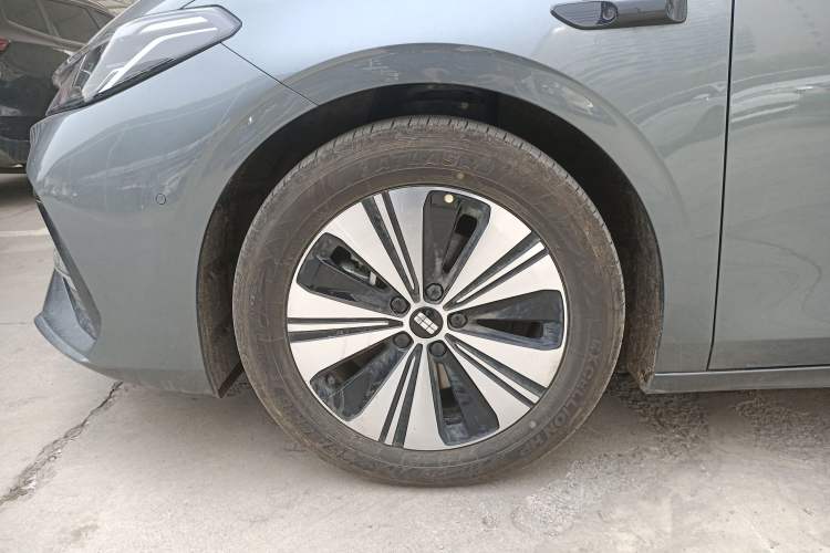 Used Geely Galaxy A7 2025 Model EM-i 150km Exploration+ Edition Exterior 7