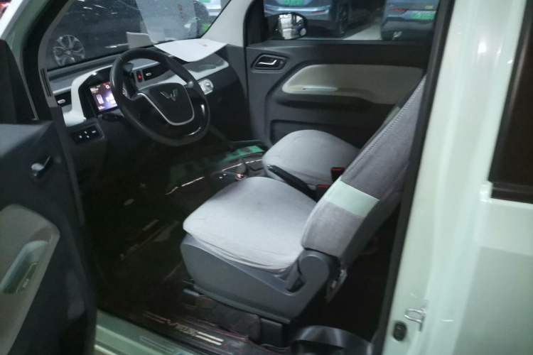 Used Wuling Hongguang MINIEV 2020 Freedom Version Lithium Iron Phosphate Left Front Seat