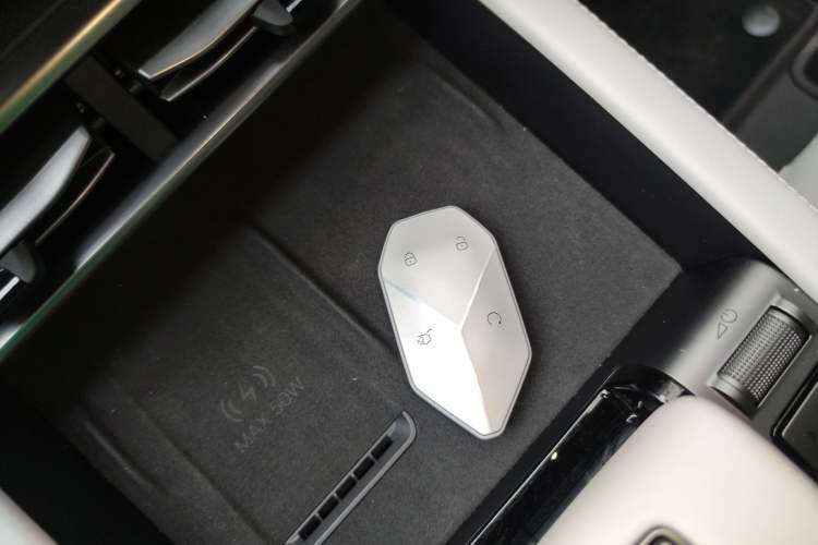 Used Formula Leopard Titanium 3 2025 501 km Range Rear-Wheel Drive Intelligent Driving Max Edition Interior 1