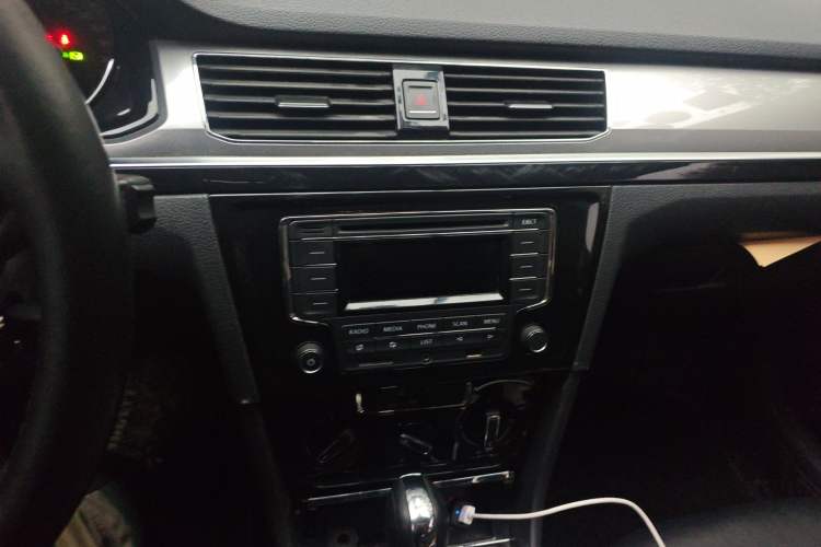 Used Volkswagen Bora 2017 1.6L Automatic Comfort Model Audio And AC Panel