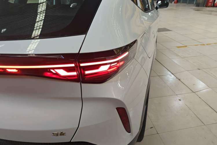 Used Volkswagen ID.UNYX 2024 Revised Pro Long-Range Version Right Rear Taillight