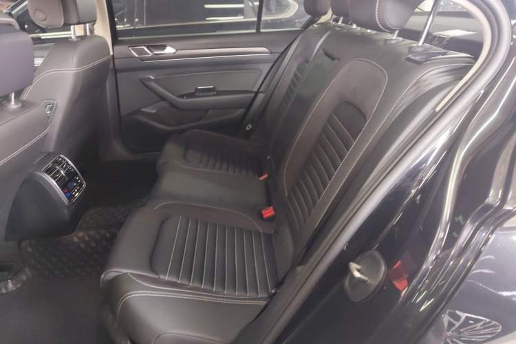 Used Volkswagen Magotan 2020 330TSI DSG Leading Model Left Rear Seat