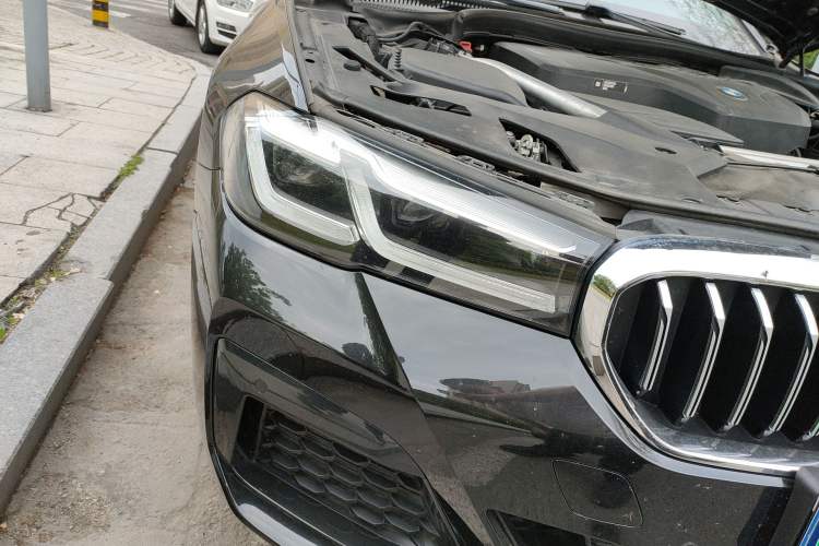 Used BMW 5 Series 2022 Second Facelift 530Li Luxury Version M Sport Package Right Front Headlight