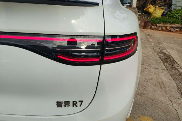 Used Hima Luxeed R7 2024 All-Electric 802 km Max Right Rear Taillight