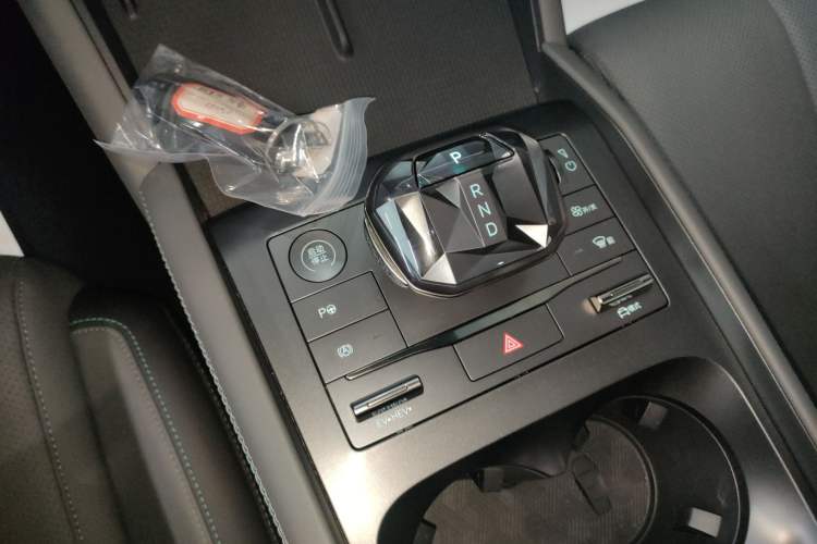 Used BYD Qin L 2025 DM-i Smart Drive 120KM Leading Model