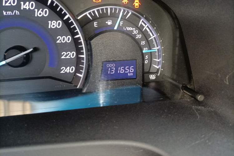 Used Toyota Camry 2013 2.5G Comfort Edition Odometer Close Up