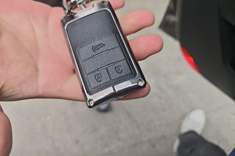 Used Chevrolet Captiva 2015 2.4L 4x4 Flagship Edition 7-Seater
