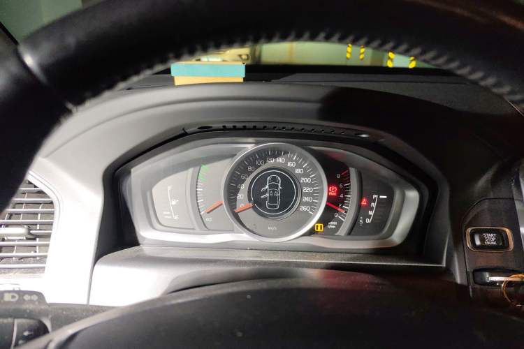 Used Volvo XC60 2013 T5 Zhiya Edition Instrument Cluster