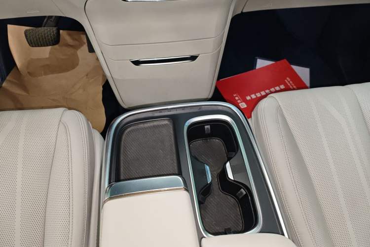 Used Buick Century 2023 2.0T Six-Seater Yinshi Edition
