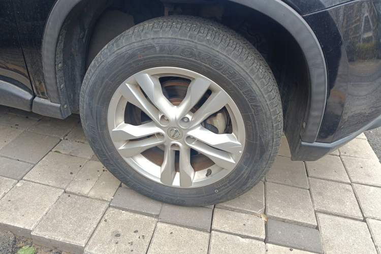 Used Nissan X-Trail 2012 2.5L CVT Luxury Edition 4WD Right Front Wheel Hub