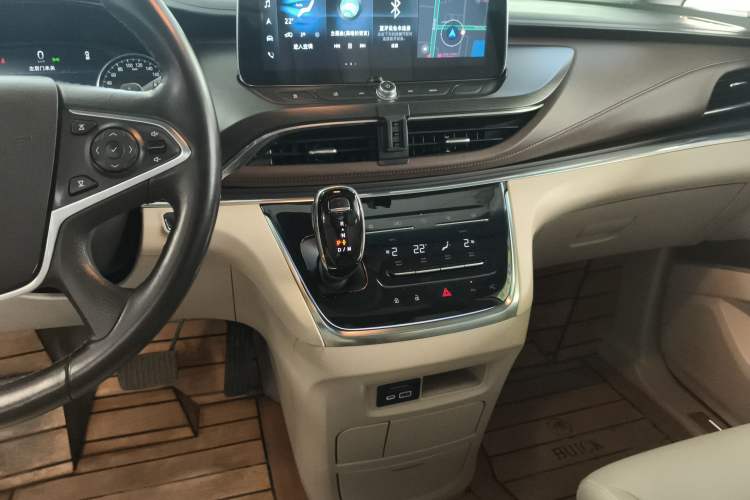 Used Buick GL8 2021 Land Cruiser Executive 652T Premium Model
