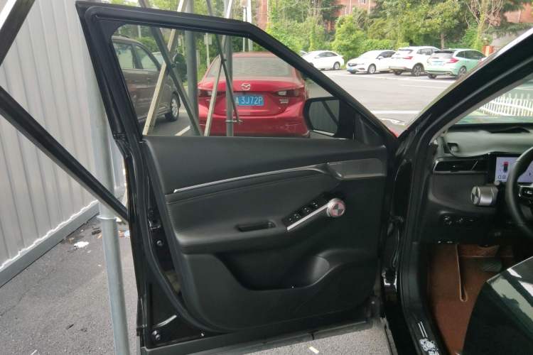 Used GAC Trumpchi EMKOO 2022 2.0T Neutron Star Max Edition
