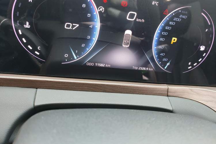 Used Ford Equator 2021 EcoBoost 225 Premier 6-Seater Odometer Close Up