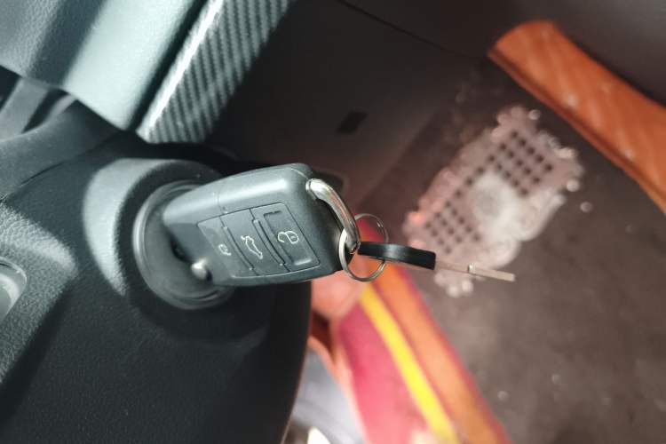 Used Huanghai N3 2017 2.4T Automatic Two-Wheel Drive Supreme Edition 4K22D4T
