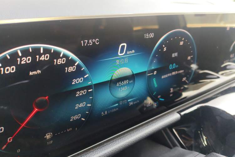 Used Mercedes-Benz B-Class 2020 B 180 Odometer Close Up