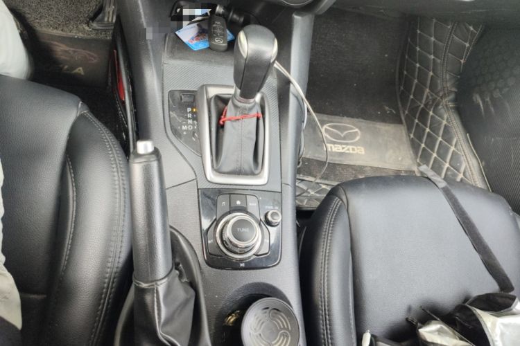 Used Mazda 3 Axela 2017 Sedan 1.5L Automatic Comfort Model Emission Standard China V Gear Lever