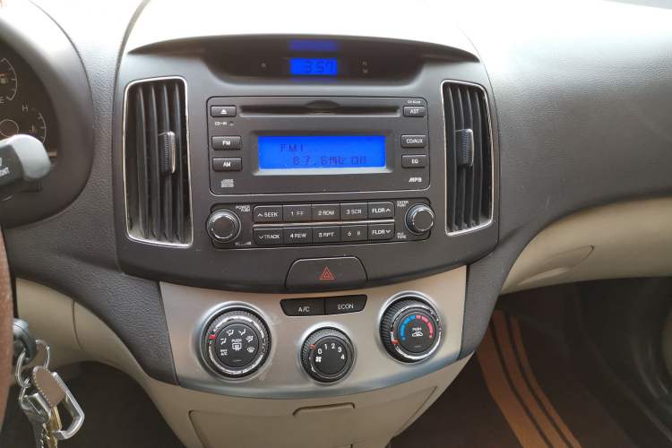 Used Hyundai Celesta 2011 1.6L Manual Luxury Model
