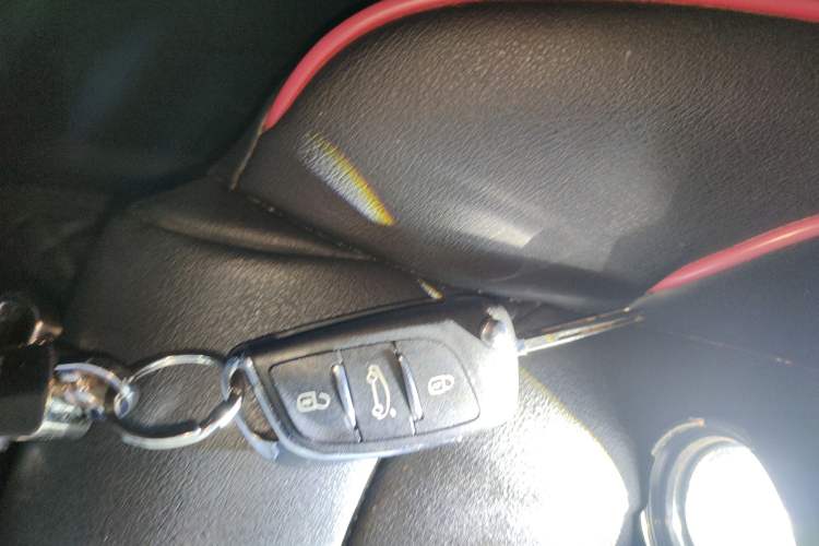 Used DS 5LS 2016 1.6T Style Edition THP160 Vehicle Key