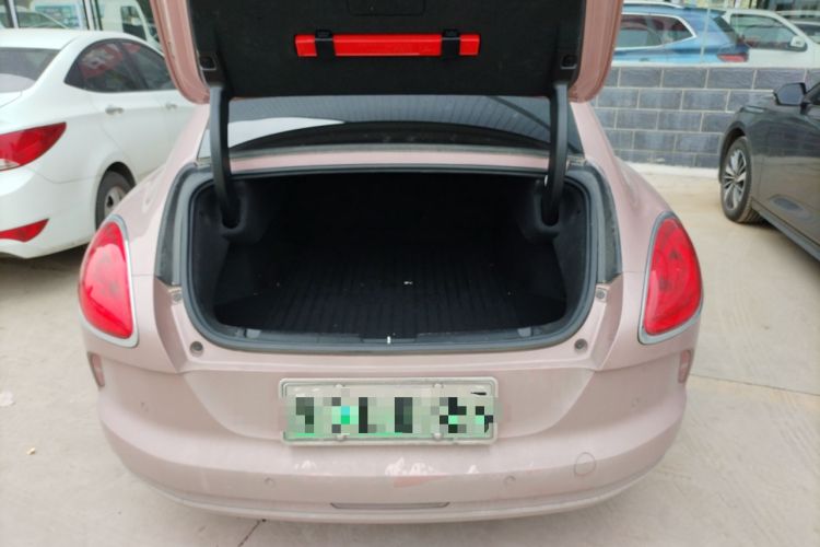 Used ORA Lightning Cat 2022 555 km Luxury Edition