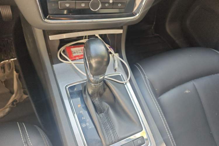 Used Roewe i6 2017 16T Automatic Connected Smart Edition
