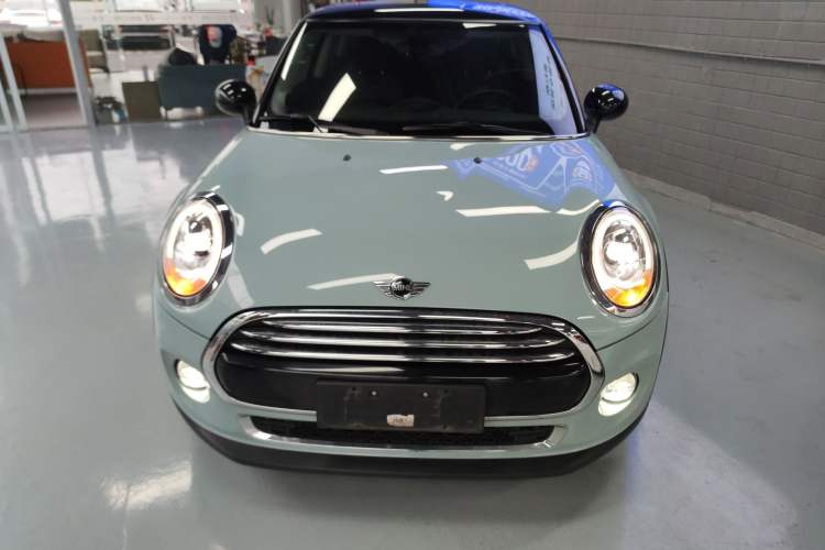 Used MINI MINI 2017 1.5T COOPER Limited Edition in Ice Blue