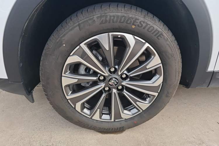 Used Buick Envision 2026 Model Range: Equinox S 25T Enjoyment Platinum Edition
