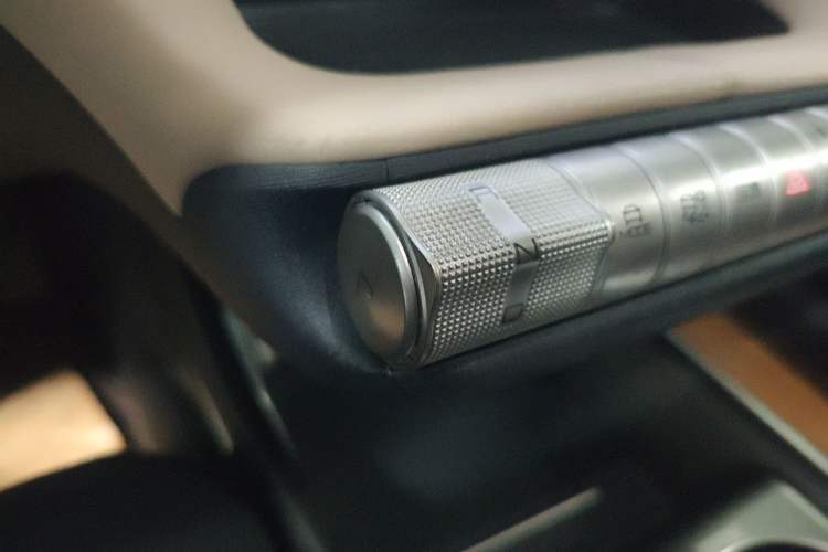 Used BYD Dolphin 2023 420 km Fashion Edition Gear Lever