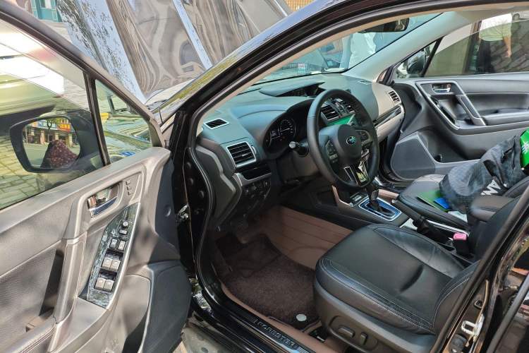 Used Subaru Forester 2016 2.5i Luxury Navigation Edition
