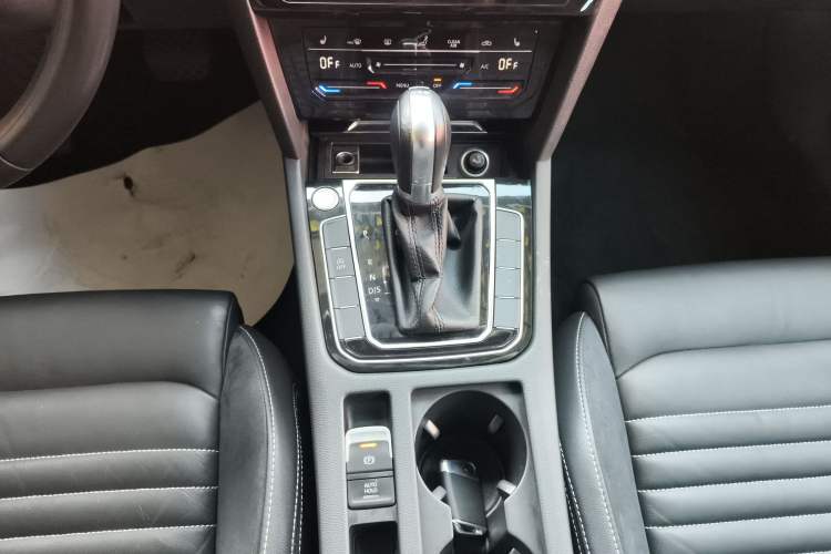 Used Volkswagen Magotan 2020 330TSI DSG Leading Model
