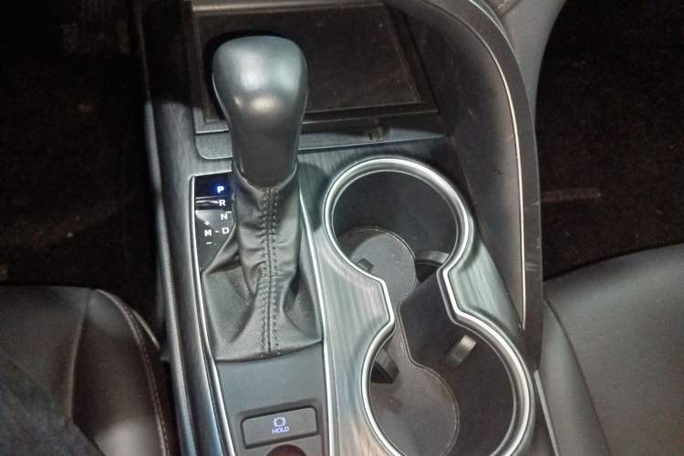 Used Toyota Camry 2021 2.0G Luxury Edition Gear Lever