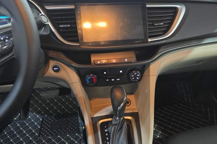 Used Buick GT 2015 15N Automatic Elite Version Audio And AC Panel