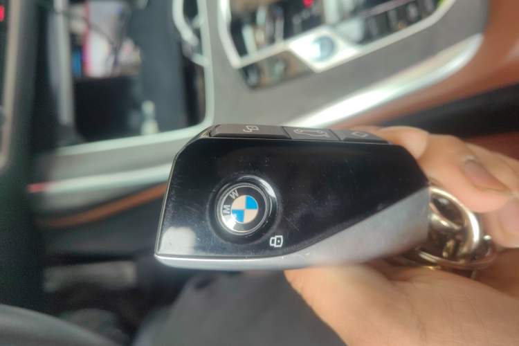 Used BMW X7 2023 xDrive40i Luxury M Sport Package Vehicle Key