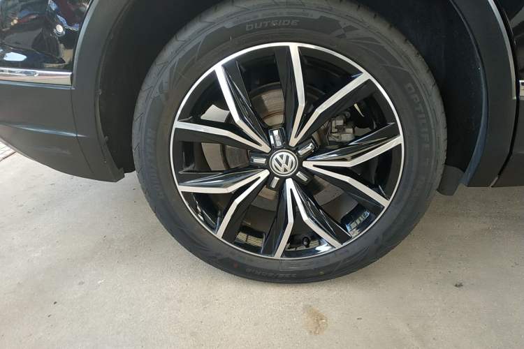 Used Volkswagen Tiguan L 2019 330TSI Automatic Two-Wheel Drive Smart Luxury Version China V Emission Standard