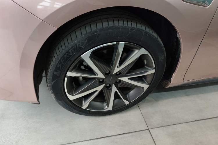 Used AION S Plus 2023 80 Tech Edition Ternary Lithium Left Front Wheel Hub